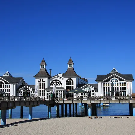 Cliff Hotel Rügen-3